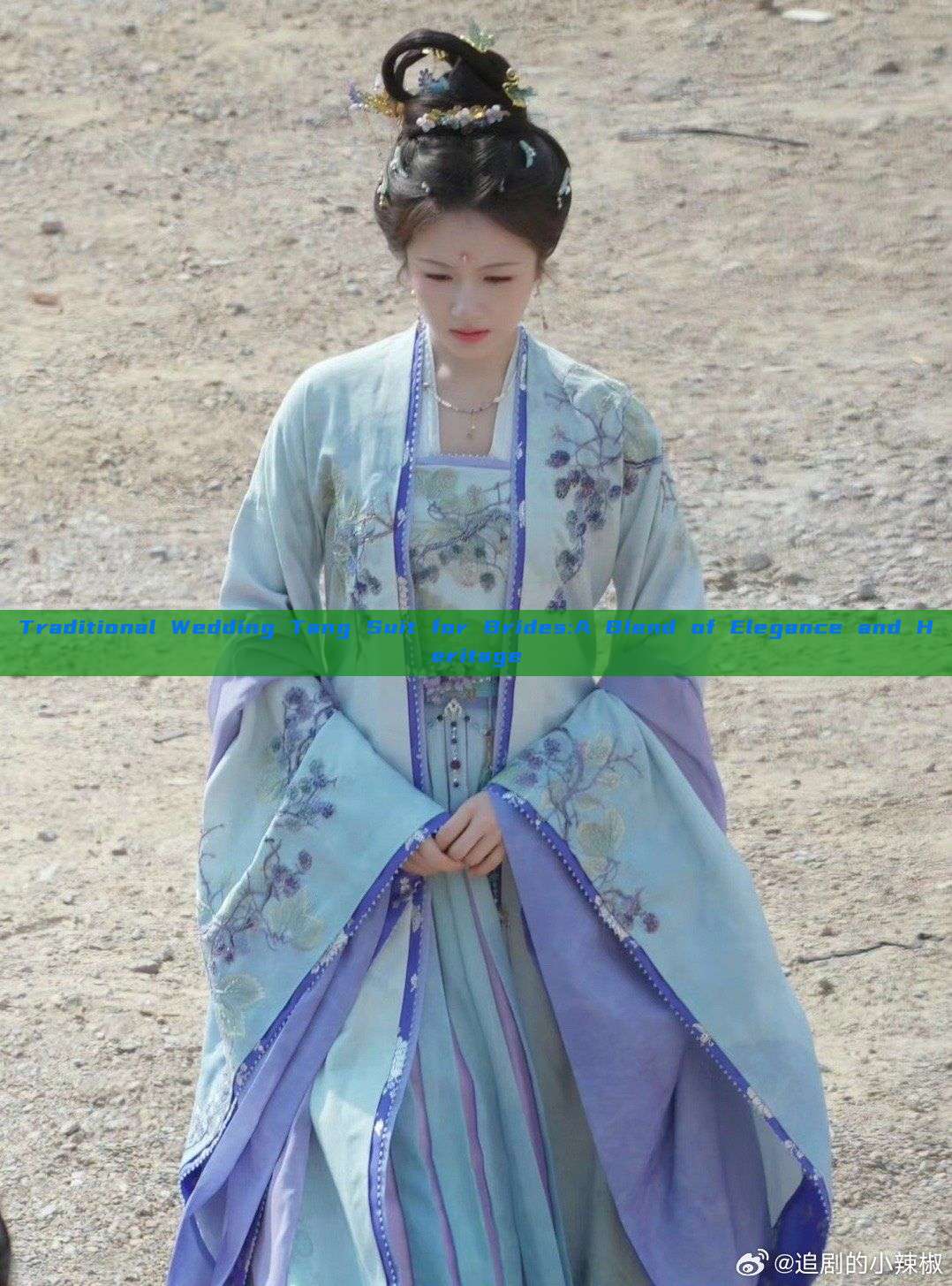 Traditional Wedding Tang Suit for Brides:A Blend of Elegance and Heritage