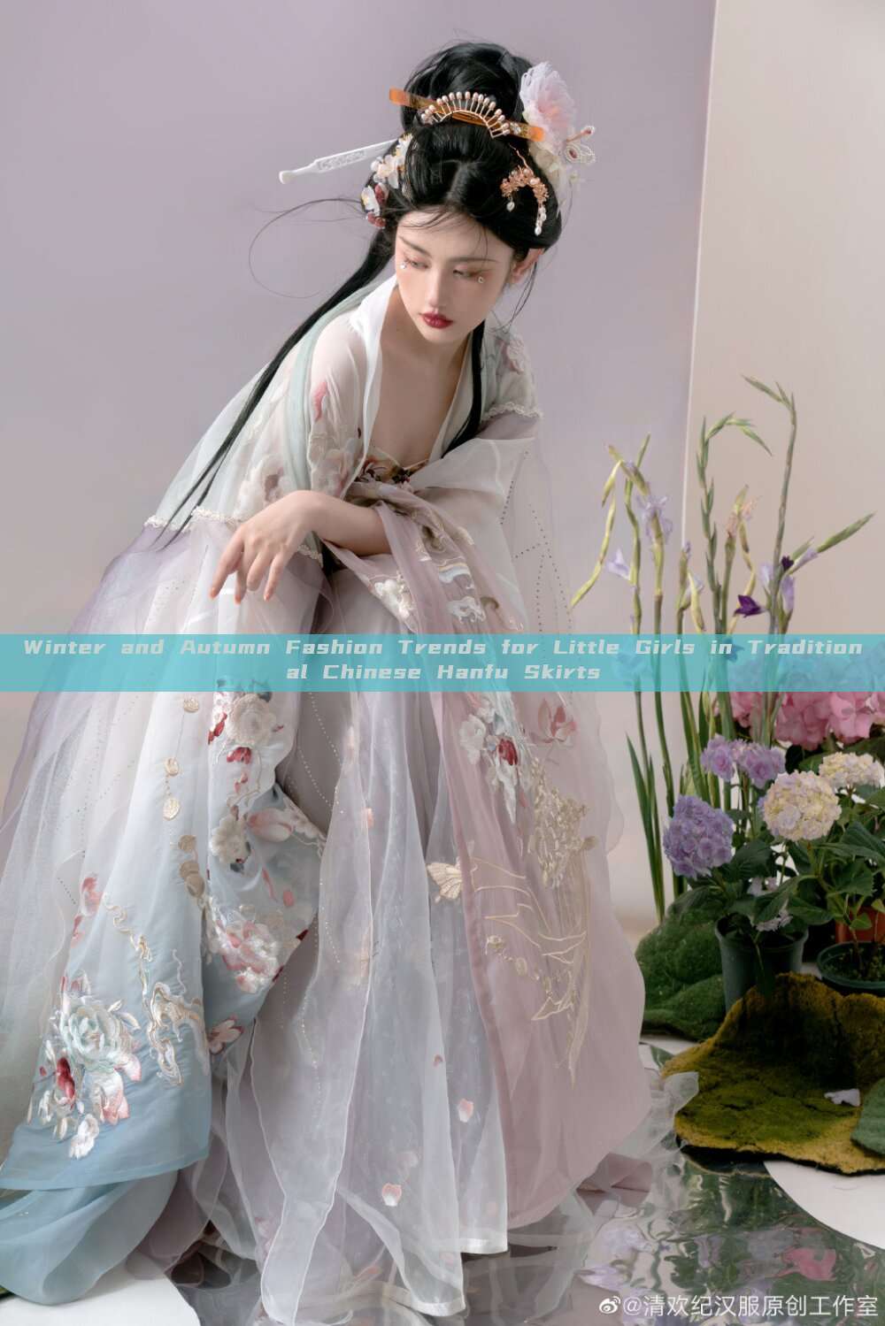 Winter and Autumn Fashion Trends for Little Girls in Traditional Chinese Hanfu Skirts