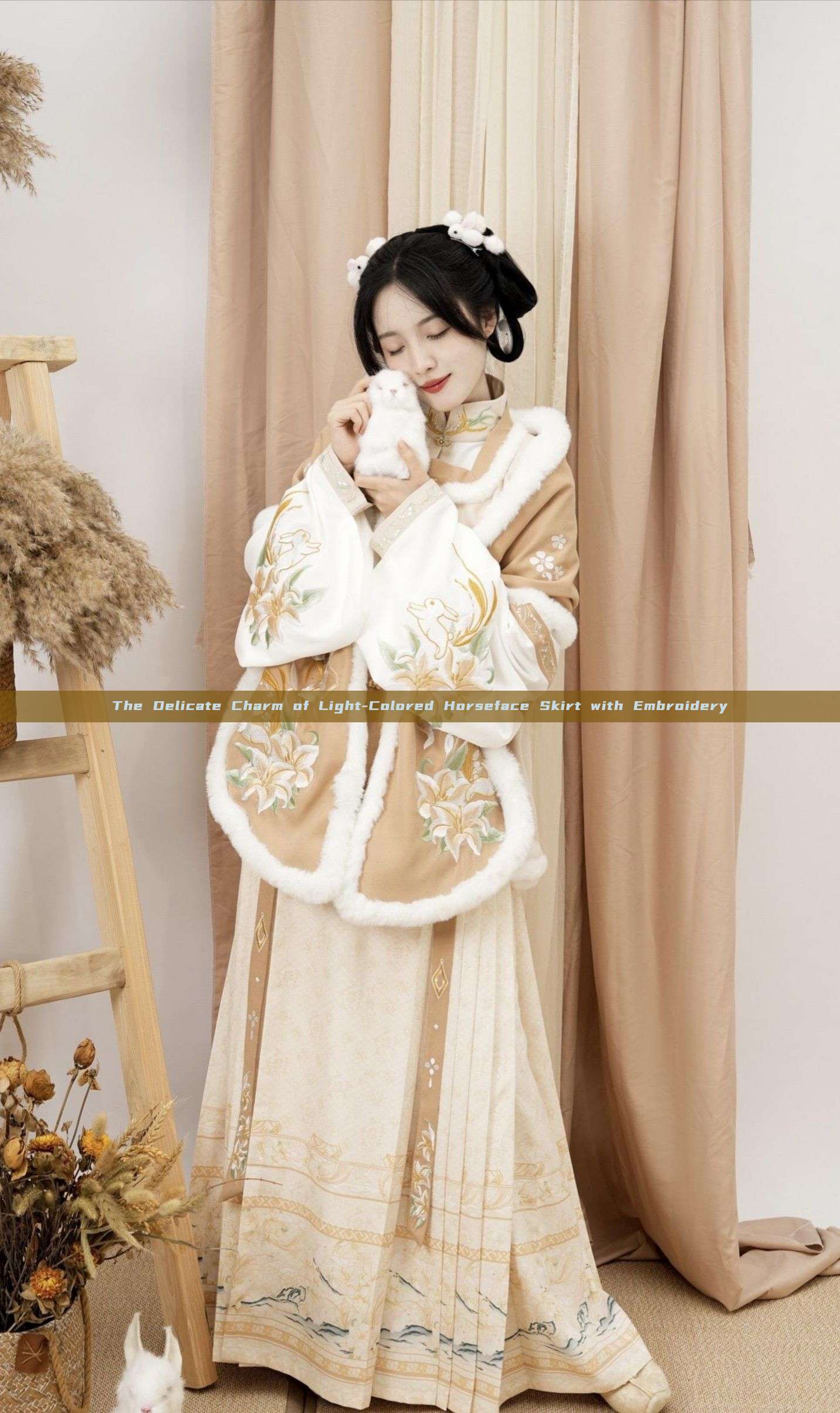 The Delicate Charm of Light-Colored Horseface Skirt with Embroidery The Delicate Charm of Light-Colored Horseface Skirt with Embroidery