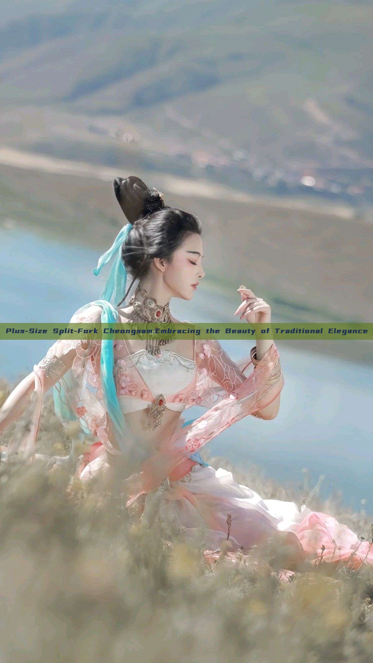 Plus-Size Split-Fork Cheongsam:Embracing the Beauty of Traditional Elegance Plus-Size Split-Fork Cheongsam:Embracing the Beauty of Traditional Elegance