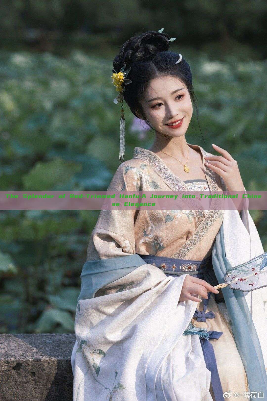 The Splendor of Red-Trimmed Hanfu:A Journey into Traditional Chinese Elegance