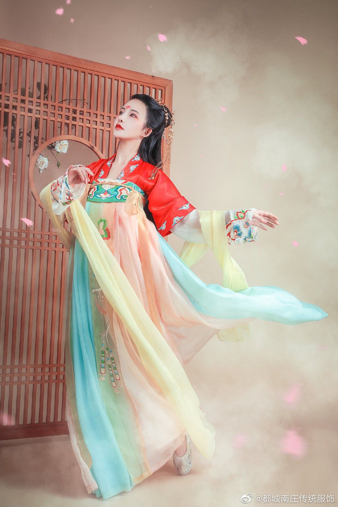 Earring-less Elegance:The Rise of Hanfu Ear Jewelry without Piercing Earring-less Elegance:The Rise of Hanfu Ear Jewelry without Piercing