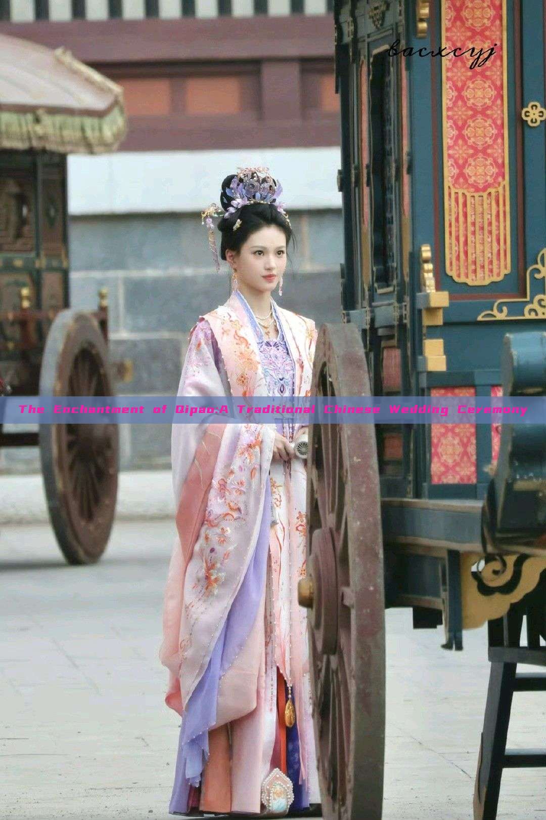 The Enchantment of Qipao:A Traditional Chinese Wedding Ceremony