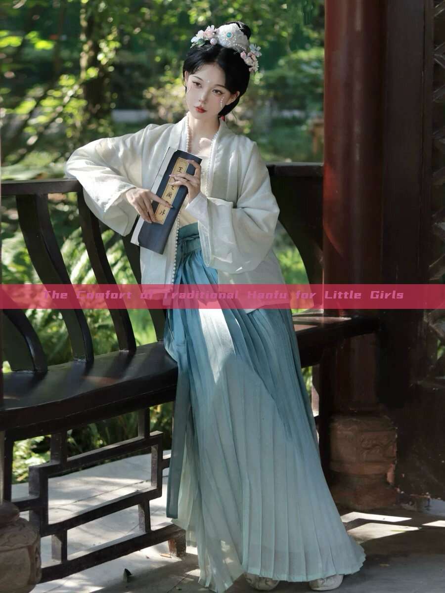 The Comfort of Traditional Hanfu for Little Girls The Comfort of Traditional Hanfu for Little Girls
