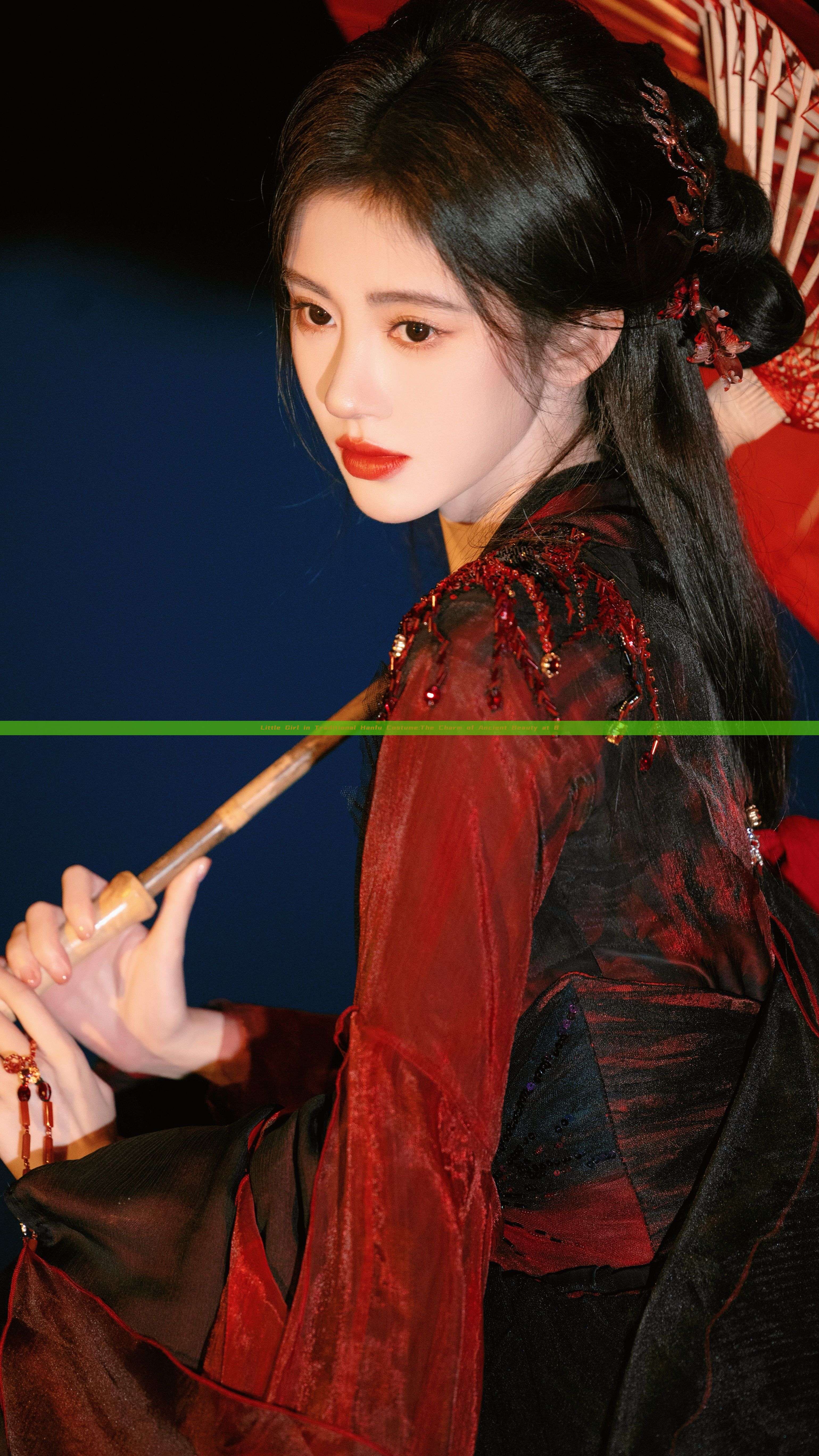 Little Girl in Traditional Hanfu Costume:The Charm of Ancient Beauty at 8 Little Girl in Traditional Hanfu Costume:The Charm of Ancient Beauty at 8
