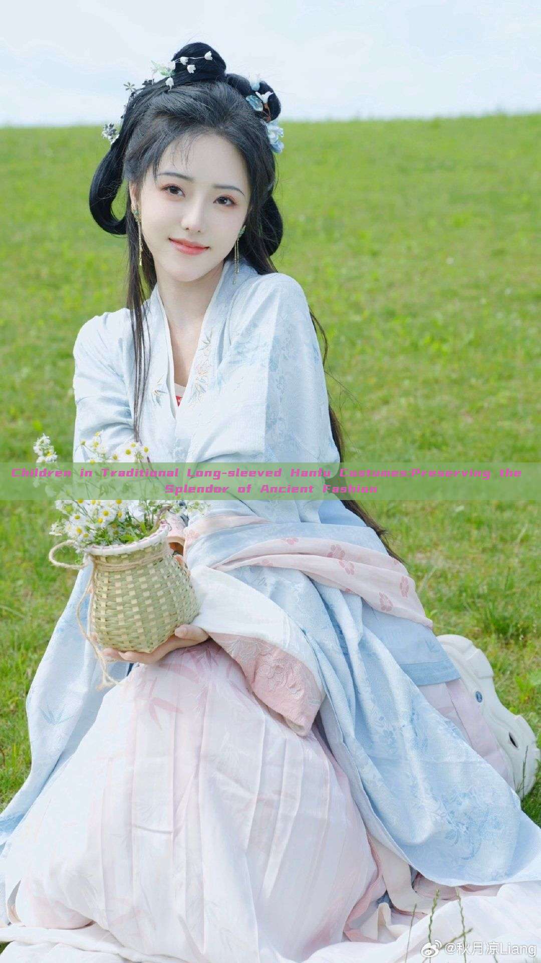 Children in Traditional Long-sleeved Hanfu Costumes:Preserving the Splendor of Ancient Fashion Children in Traditional Long-sleeved Hanfu Costumes:Preserving the Splendor of Ancient Fashion