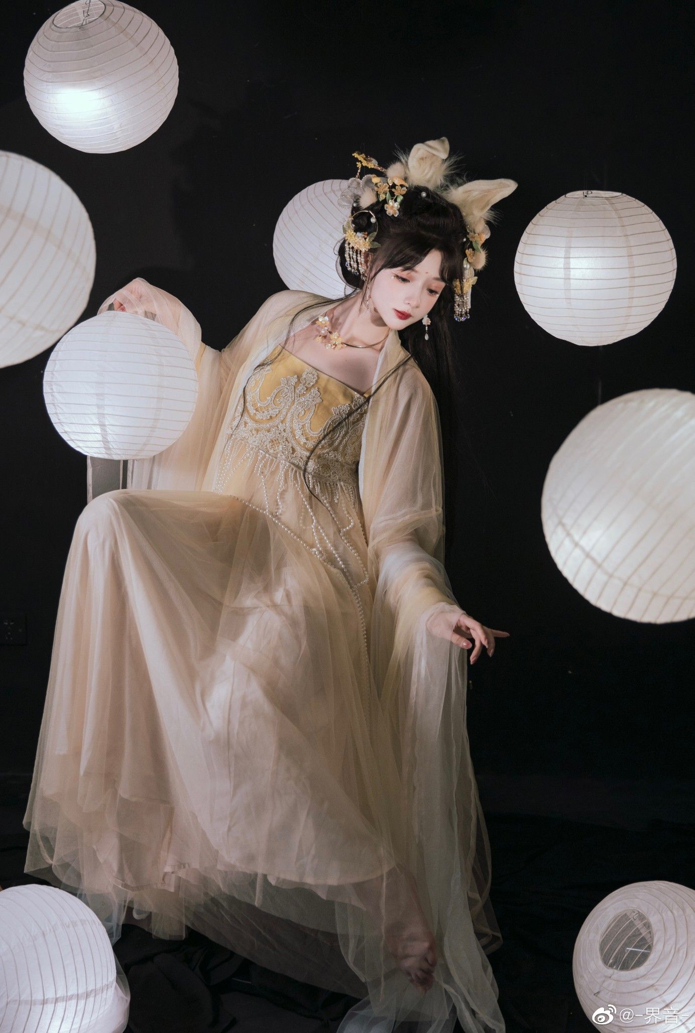The Splendor of Hanfu in the Eastern Jin Dynasty