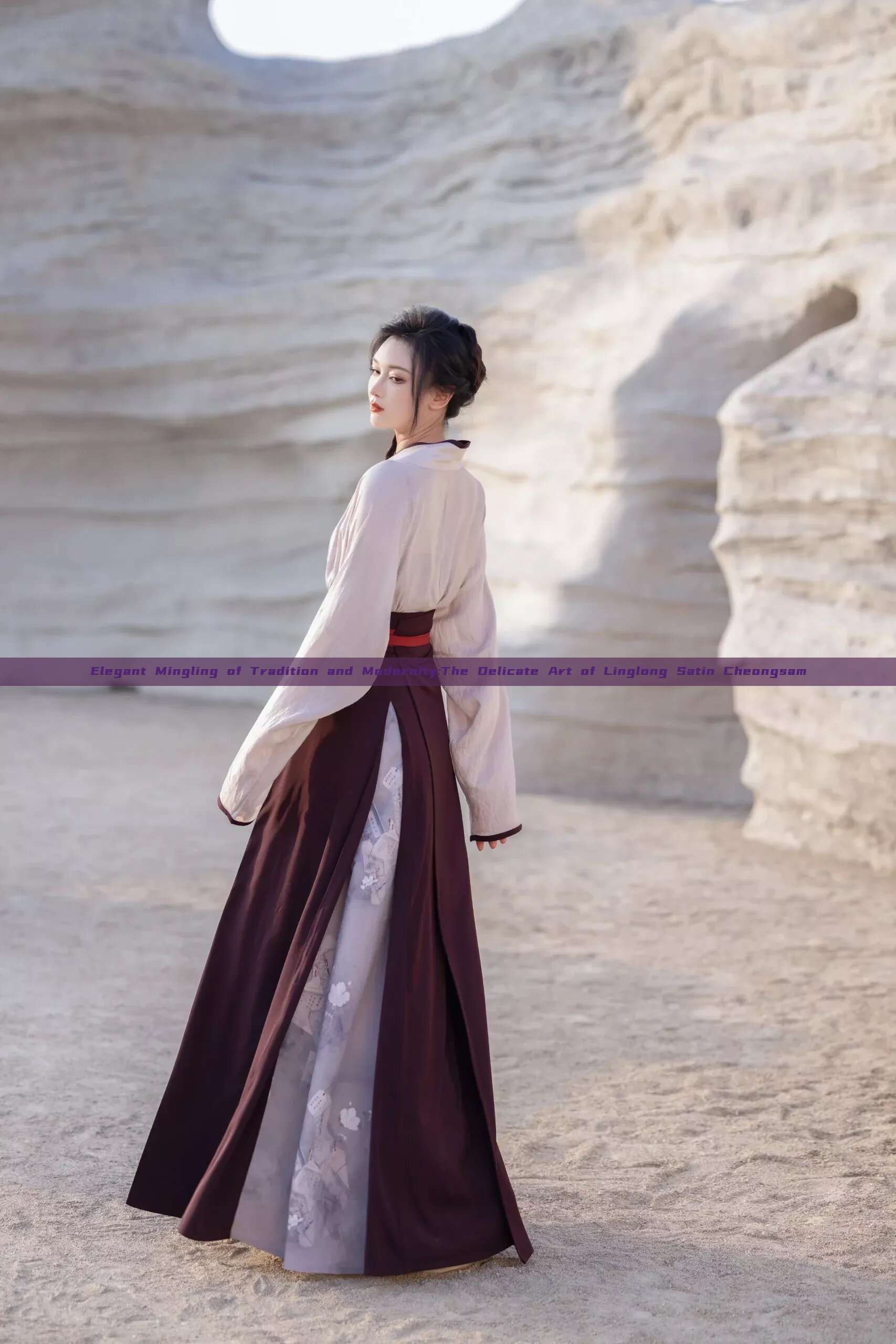 Elegant Mingling of Tradition and Modernity:The Delicate Art of Linglong Satin Cheongsam Elegant Mingling of Tradition and Modernity:The Delicate Art of Linglong Satin Cheongsam