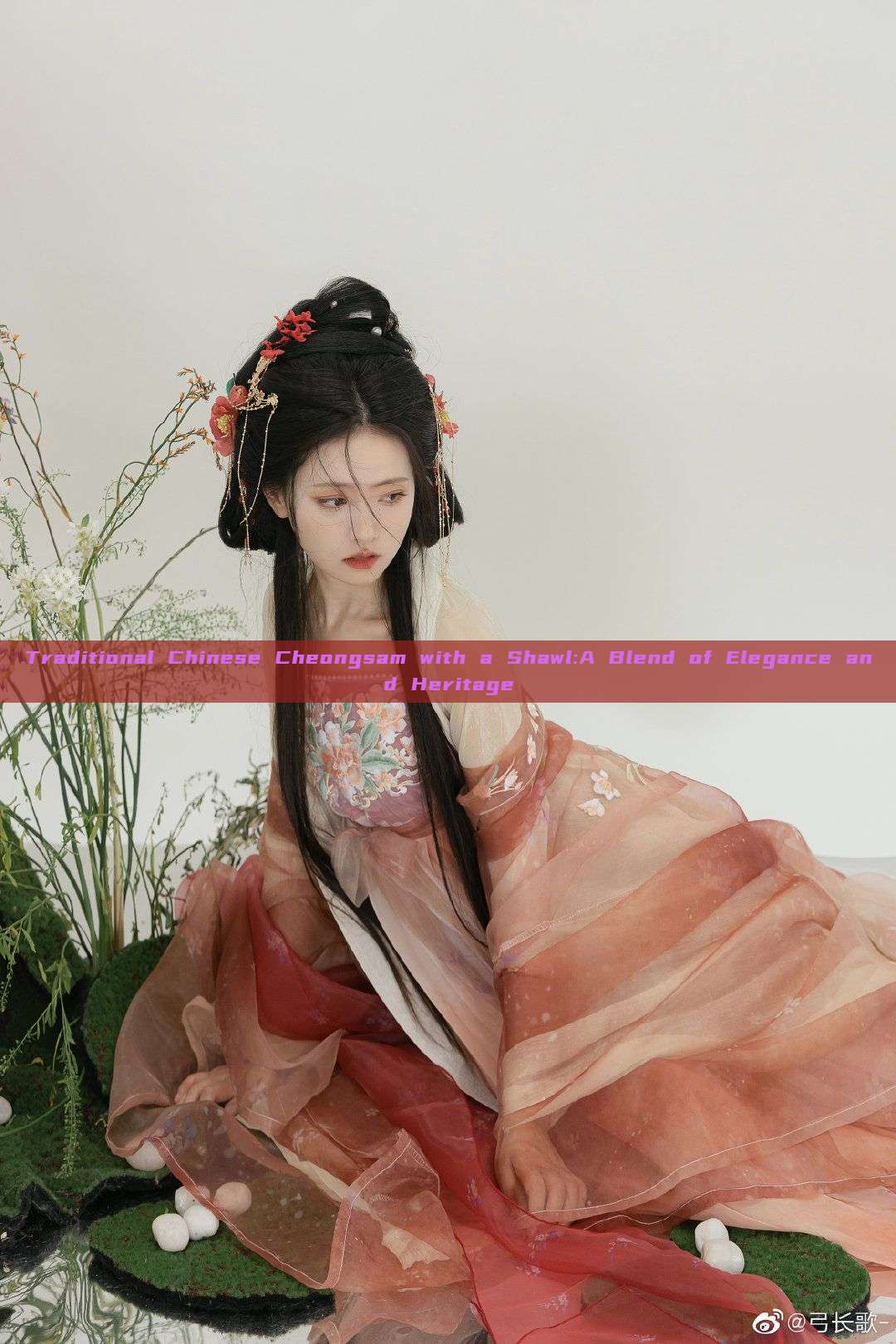 Traditional Chinese Cheongsam with a Shawl:A Blend of Elegance and Heritage Traditional Chinese Cheongsam with a Shawl:A Blend of Elegance and Heritage