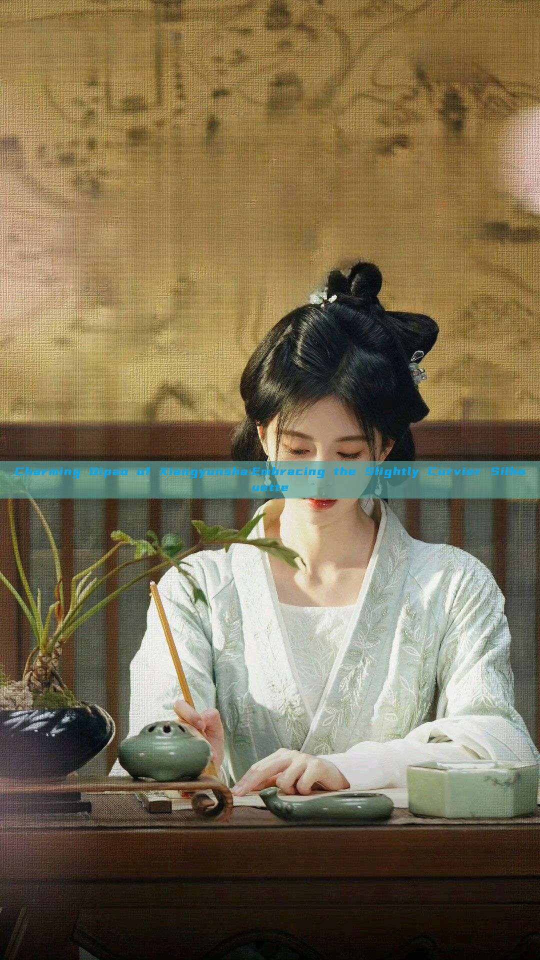 Charming Qipao of Xiangyunsha:Embracing the Slightly Curvier Silhouette Charming Qipao of Xiangyunsha:Embracing the Slightly Curvier Silhouette