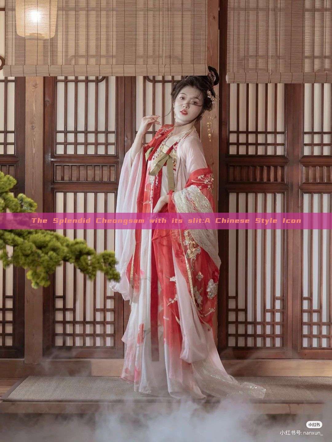 The Splendid Cheongsam with its slit:A Chinese Style Icon The Splendid Cheongsam with its slit:A Chinese Style Icon
