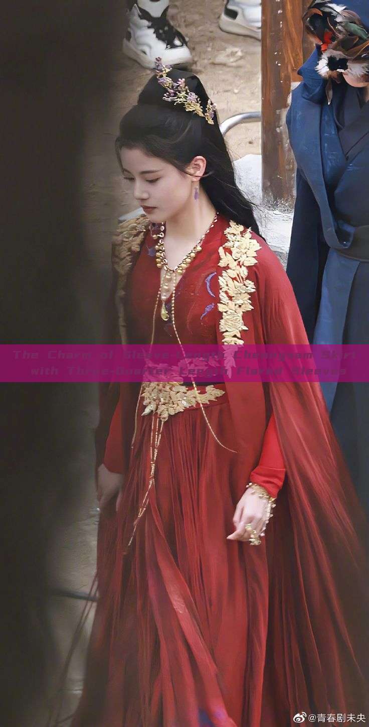 The Charm of Sleeve-Length Cheongsam Skirt with Three-Quarter Length Flared Sleeves The Charm of Sleeve-Length Cheongsam Skirt with Three-Quarter Length Flared Sleeves