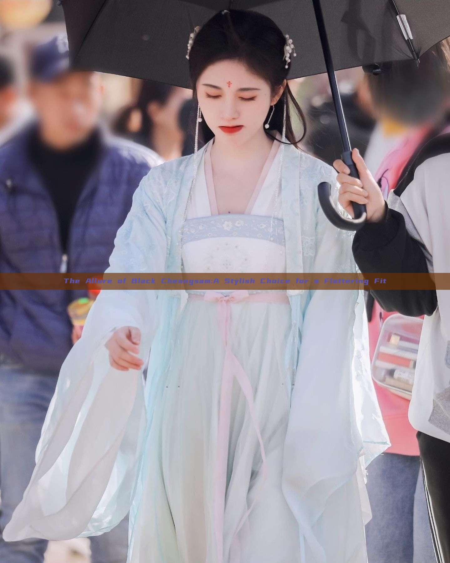 The Allure of Black Cheongsam:A Stylish Choice for a Flattering Fit The Allure of Black Cheongsam:A Stylish Choice for a Flattering Fit