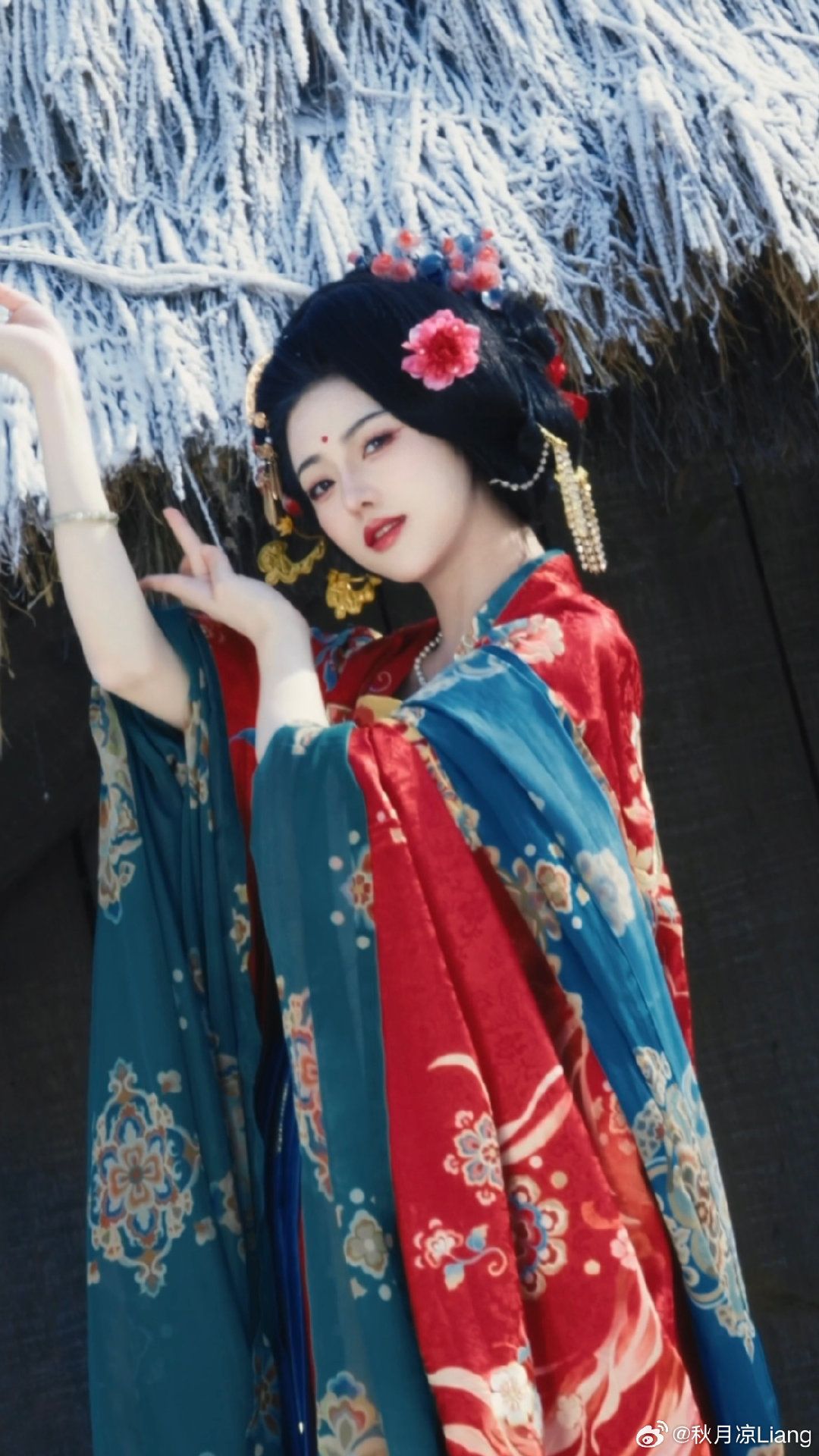 Winter Festival Girls Traditional Chinese Hanfu Costumes:A Blend of Elegance and Warmth Winter Festival Girls Traditional Chinese Hanfu Costumes:A Blend of Elegance and Warmth