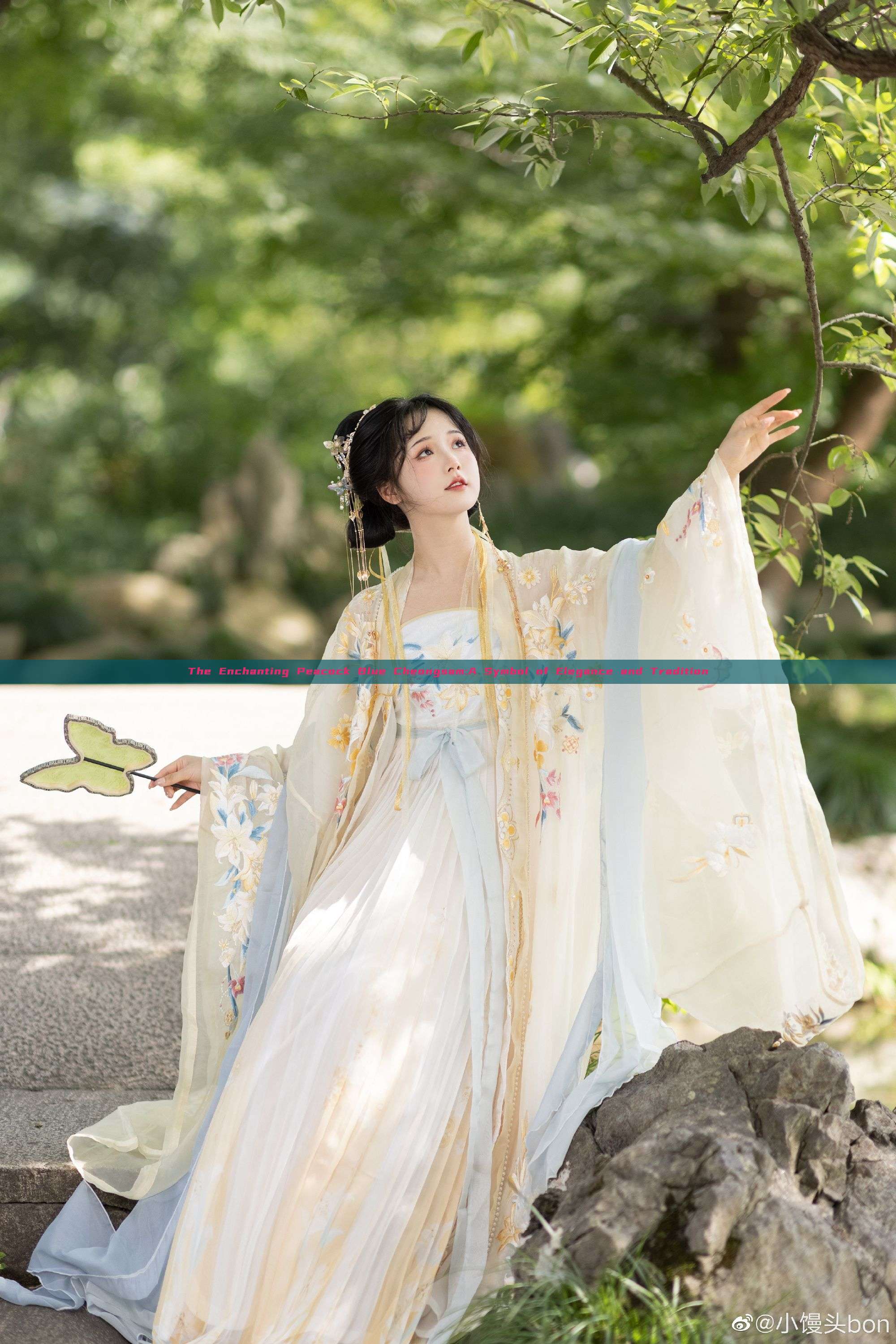 The Enchanting Peacock Blue Cheongsam:A Symbol of Elegance and Tradition