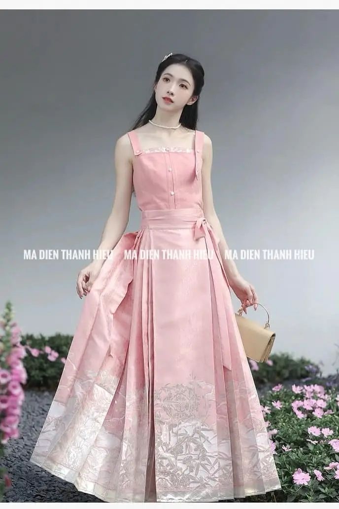 Exploring the Evolution of Hanfu Fashion Derived from Hanshang Hualians Tiance Collection