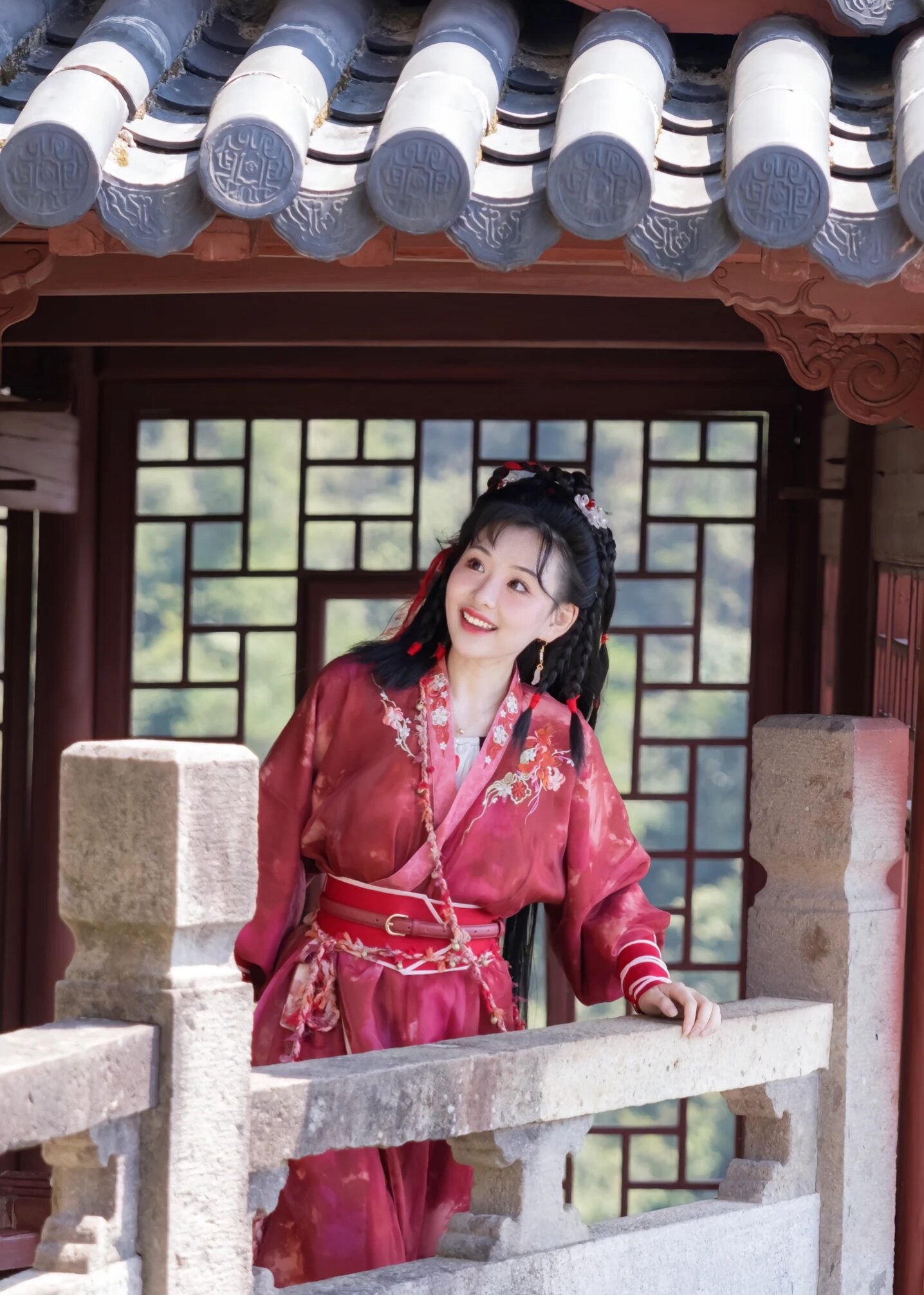 White Reverse-Big-Sleeve Cheongsam:A Blend of Tradition and Modernity