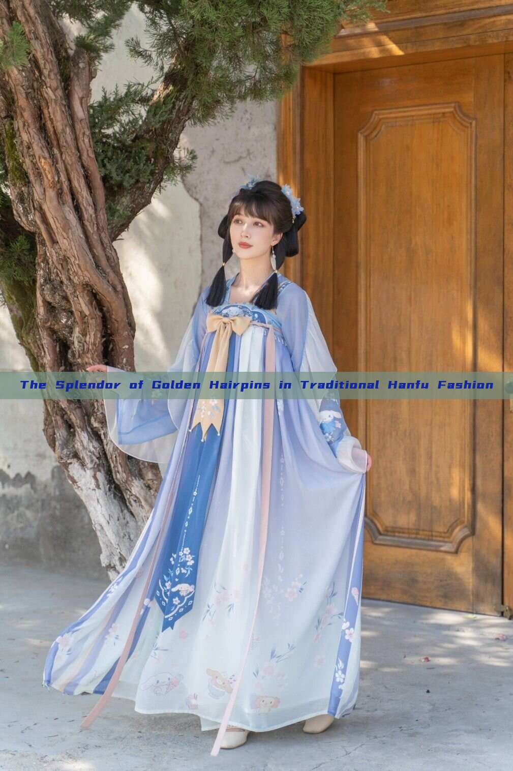 The Splendor of Golden Hairpins in Traditional Hanfu Fashion