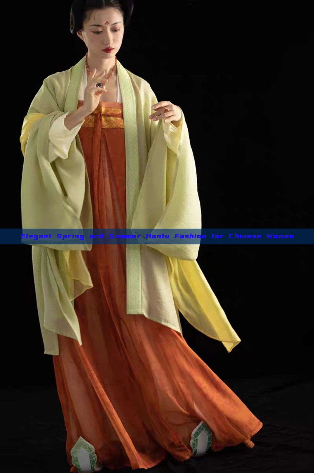 Elegant Spring and Summer Hanfu Fashion for Chinese Women Elegant Spring and Summer Hanfu Fashion for Chinese Women