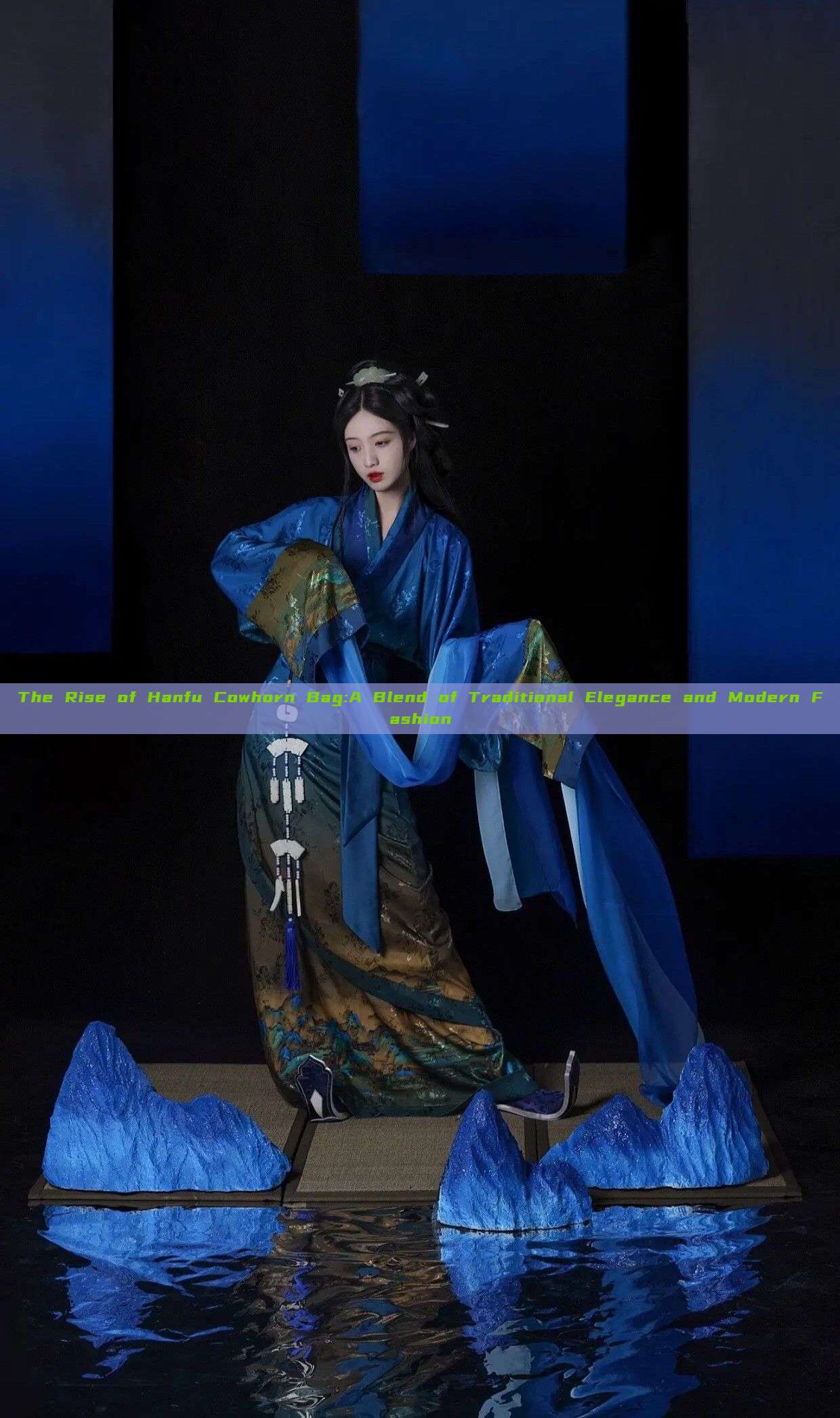 The Rise of Hanfu Cowhorn Bag:A Blend of Traditional Elegance and Modern Fashion The Rise of Hanfu Cowhorn Bag:A Blend of Traditional Elegance and Modern Fashion