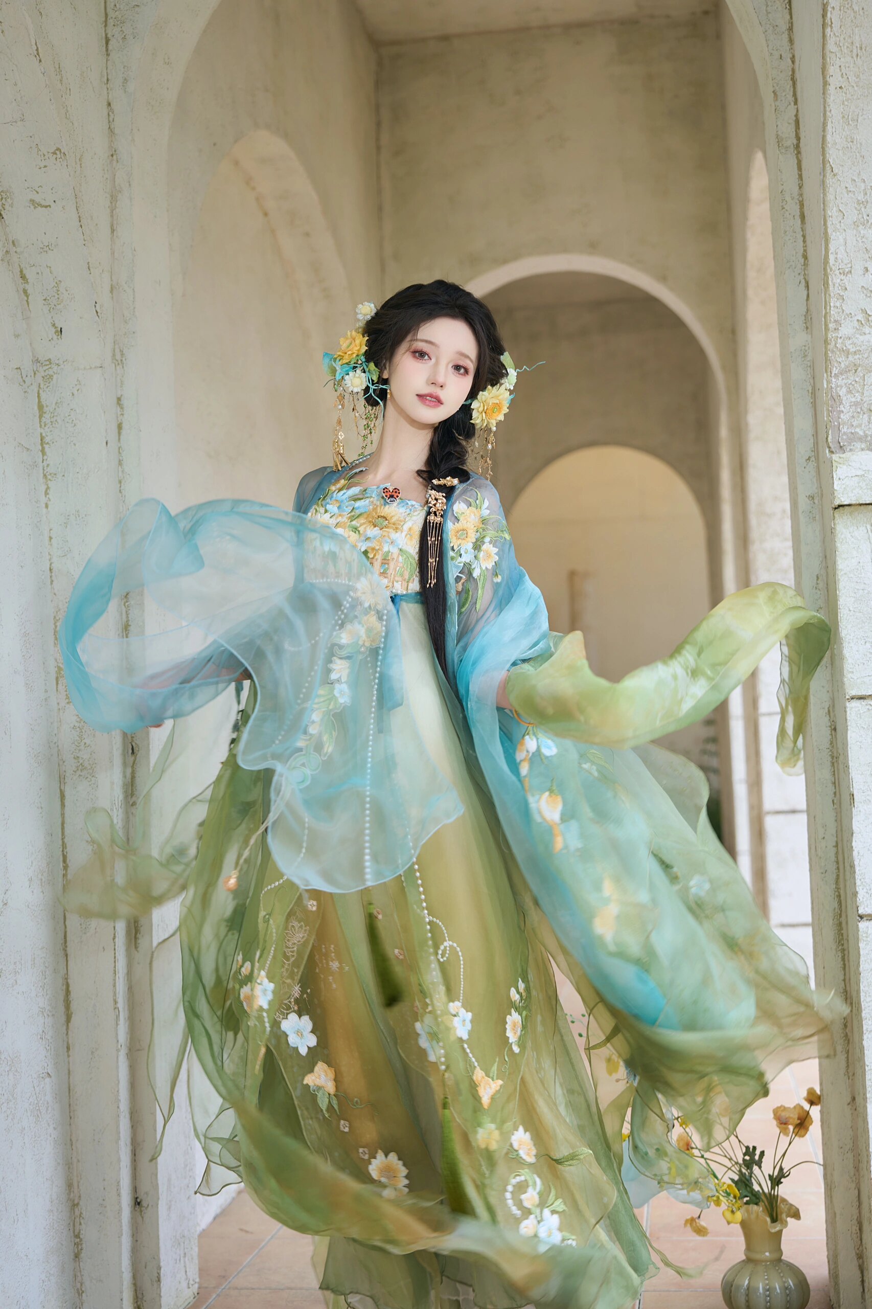 Winter Fashion for Petite Frames:The Charm of Hanfu Sets