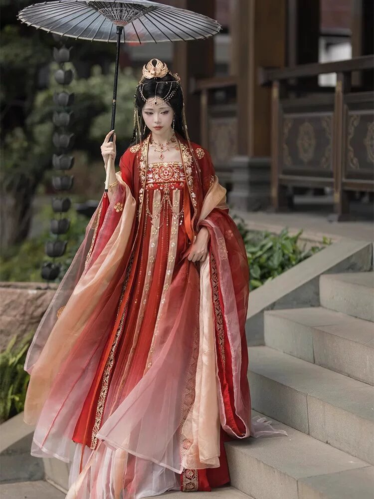 The Rise of Hanfu Pants Suit:Fashionable and Traditional Harmony in Modern Attire