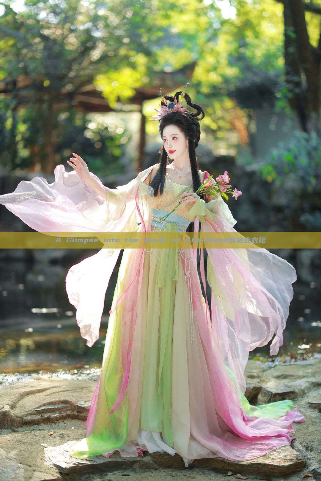 A Glimpse into the World of Silk-Blend旗袍连衣裙