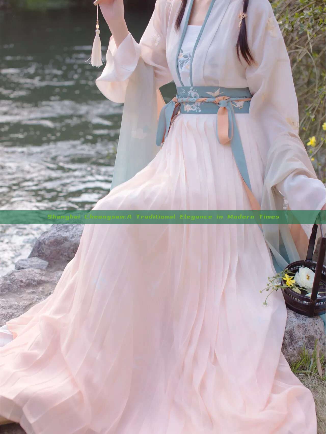 Shanghai Cheongsam:A Traditional Elegance in Modern Times