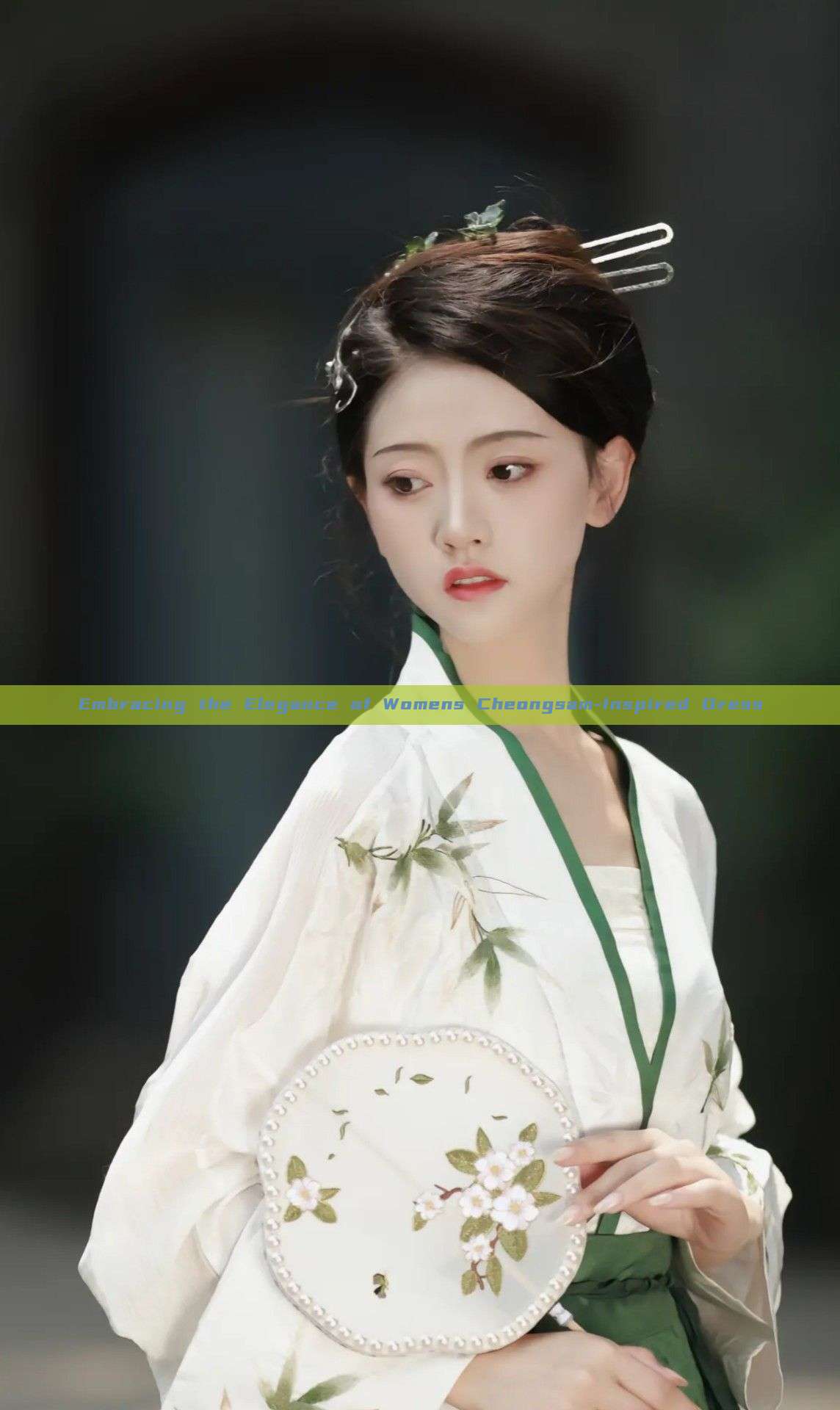 Embracing the Elegance of Womens Cheongsam-Inspired Dress