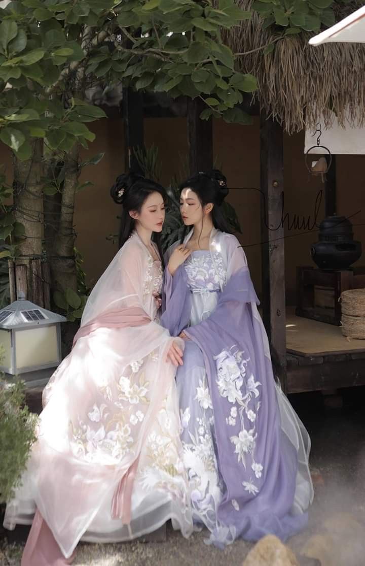 Yubei Yuns Cheongsam Live Stream:A Peek into Traditional Elegance