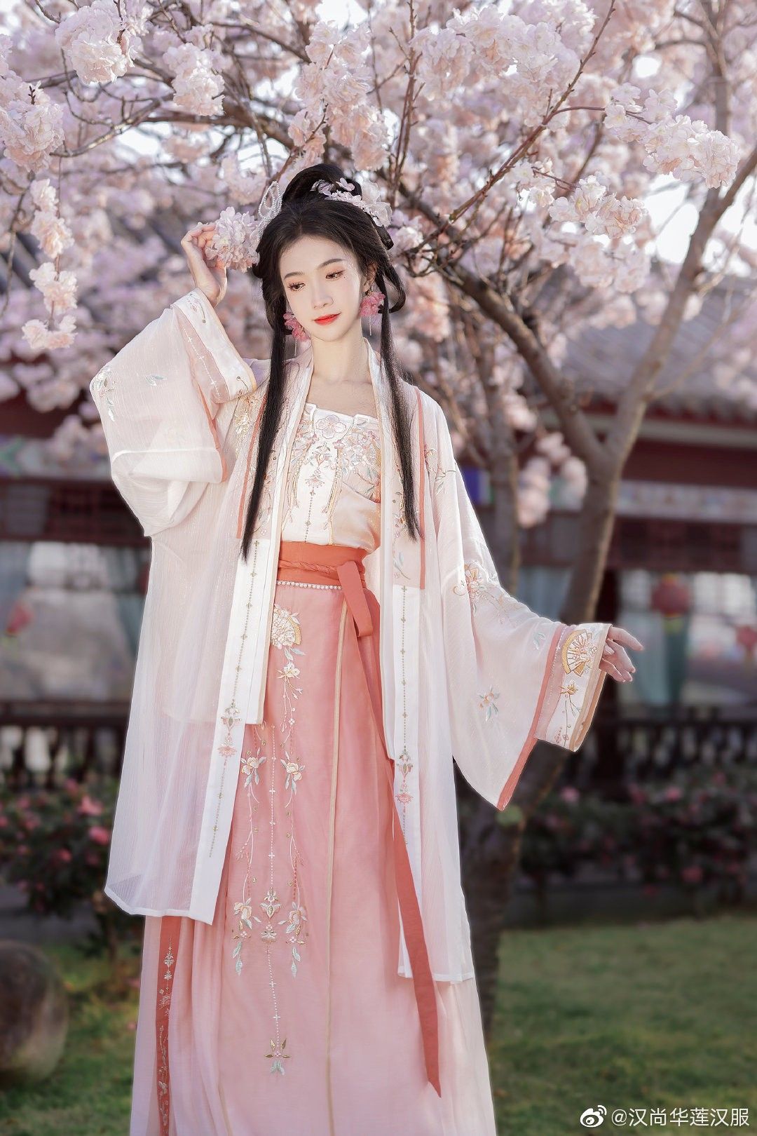 The Charms of Waist Chains in Traditional Hanfu Fashion:An Ancient Beautys Tale
