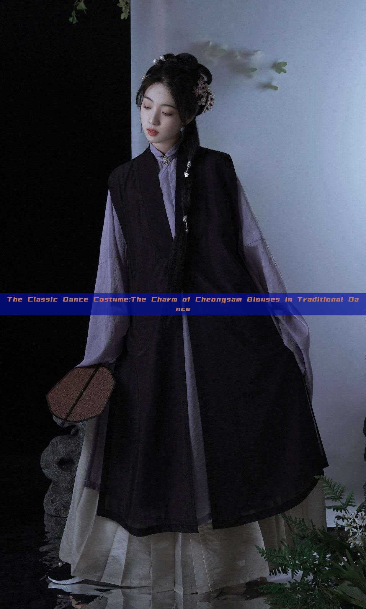 The Classic Dance Costume:The Charm of Cheongsam Blouses in Traditional Dance The Classic Dance Costume:The Charm of Cheongsam Blouses in Traditional Dance