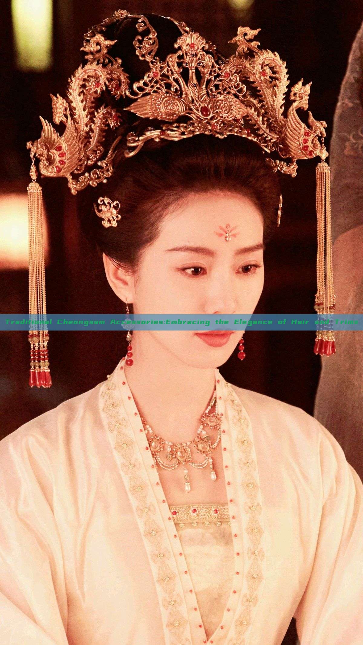 Traditional Cheongsam Accessories:Embracing the Elegance of Hair and Trims Traditional Cheongsam Accessories:Embracing the Elegance of Hair and Trims