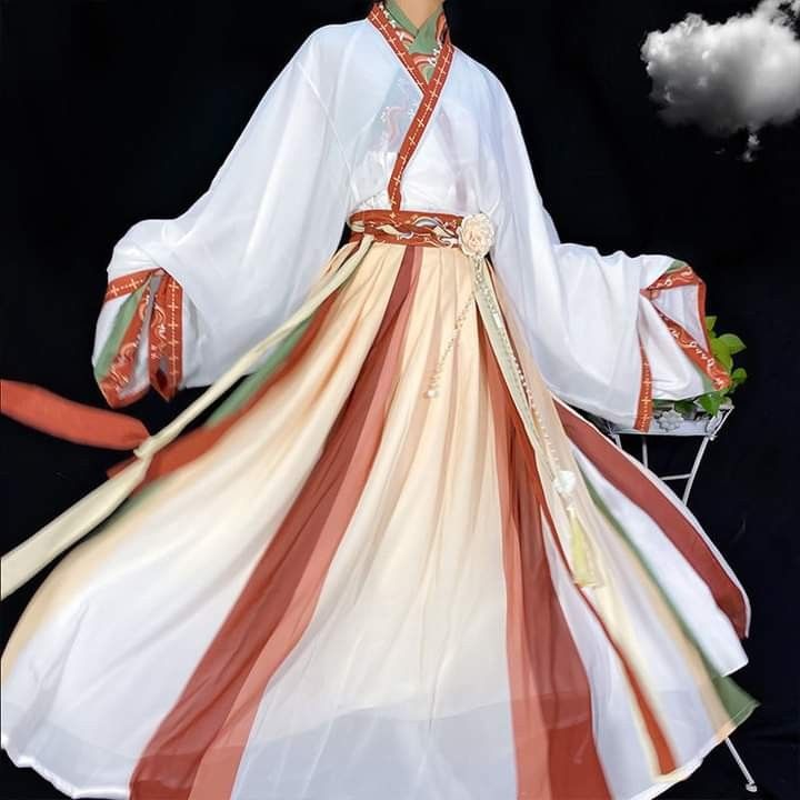 Embracing Modernity in a Classic Style:Youthful Su-Pai Cheongsam Fashion
