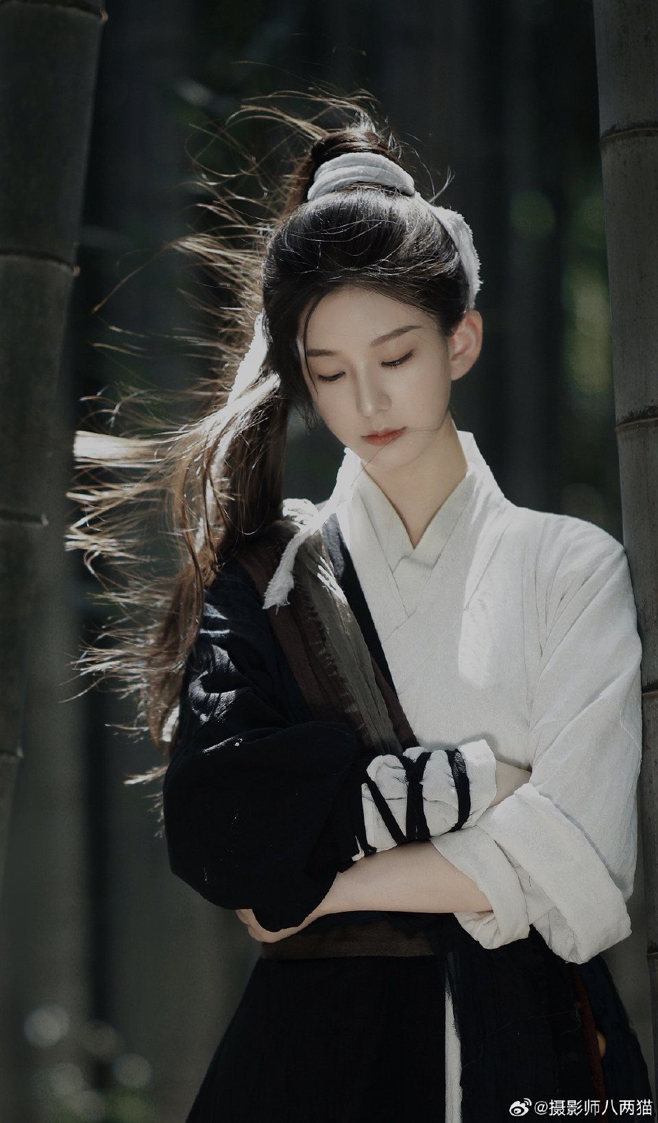 The Charm of Cheongsam Shawls and Small Wrap-Around Shrugs with Skirts