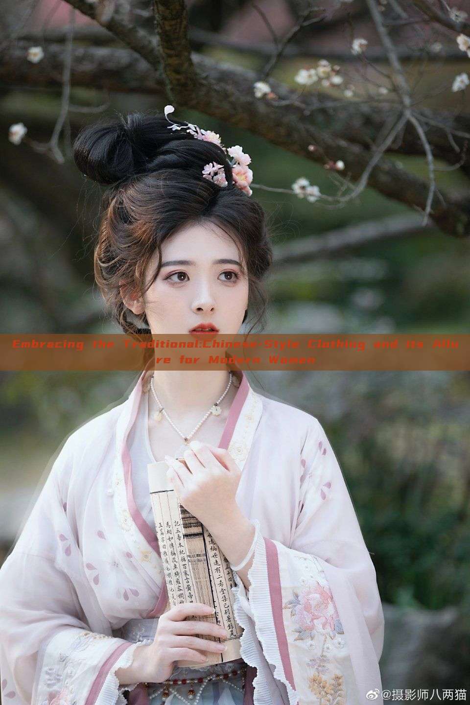Embracing the Traditional:Chinese-Style Clothing and its Allure for Modern Women Embracing the Traditional:Chinese-Style Clothing and its Allure for Modern Women