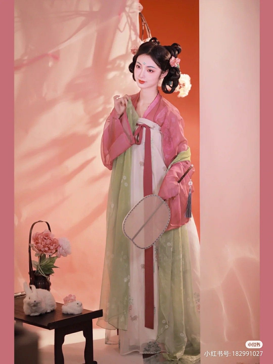 The Splendor of Hanfu Robes:The Story of Yang Guifei and Her Xipei Robe The Splendor of Hanfu Robes:The Story of Yang Guifei and Her Xipei Robe