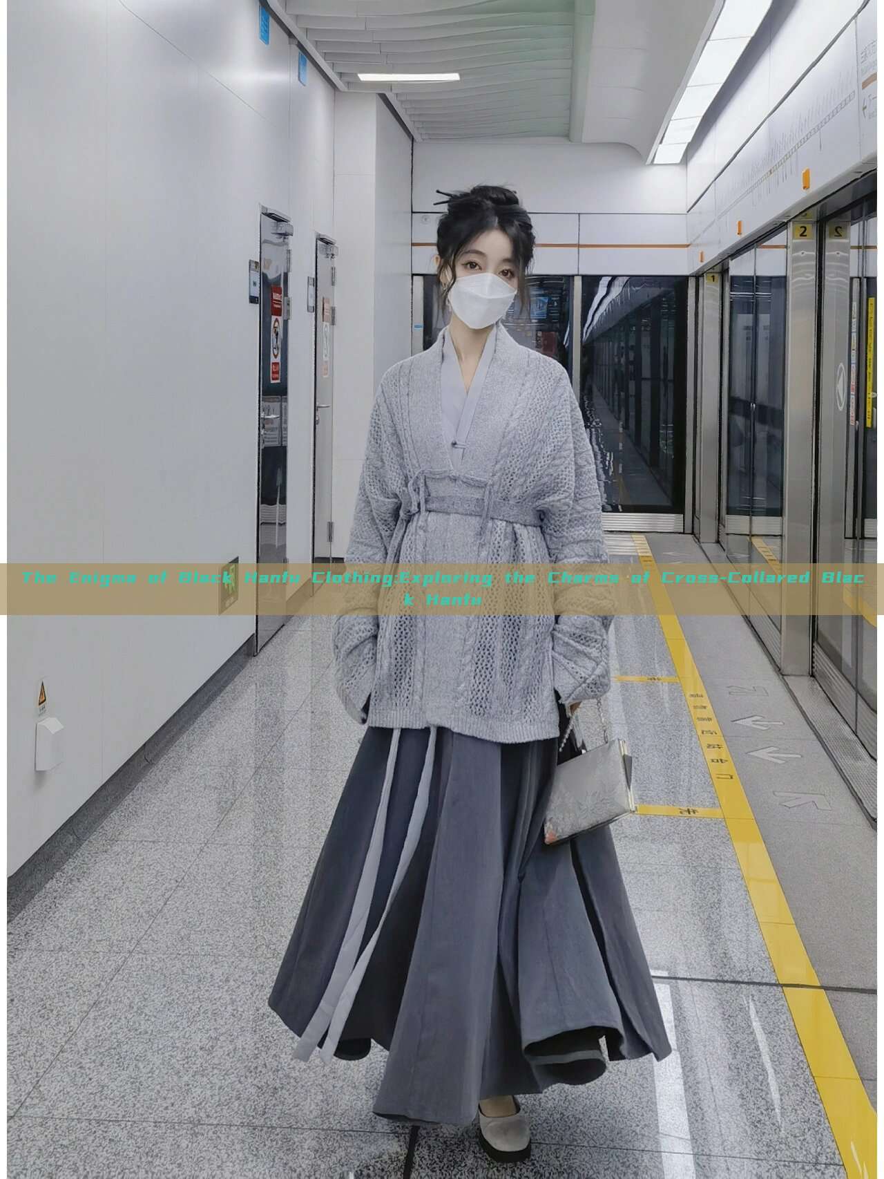 The Enigma of Black Hanfu Clothing:Exploring the Charms of Cross-Collared Black Hanfu