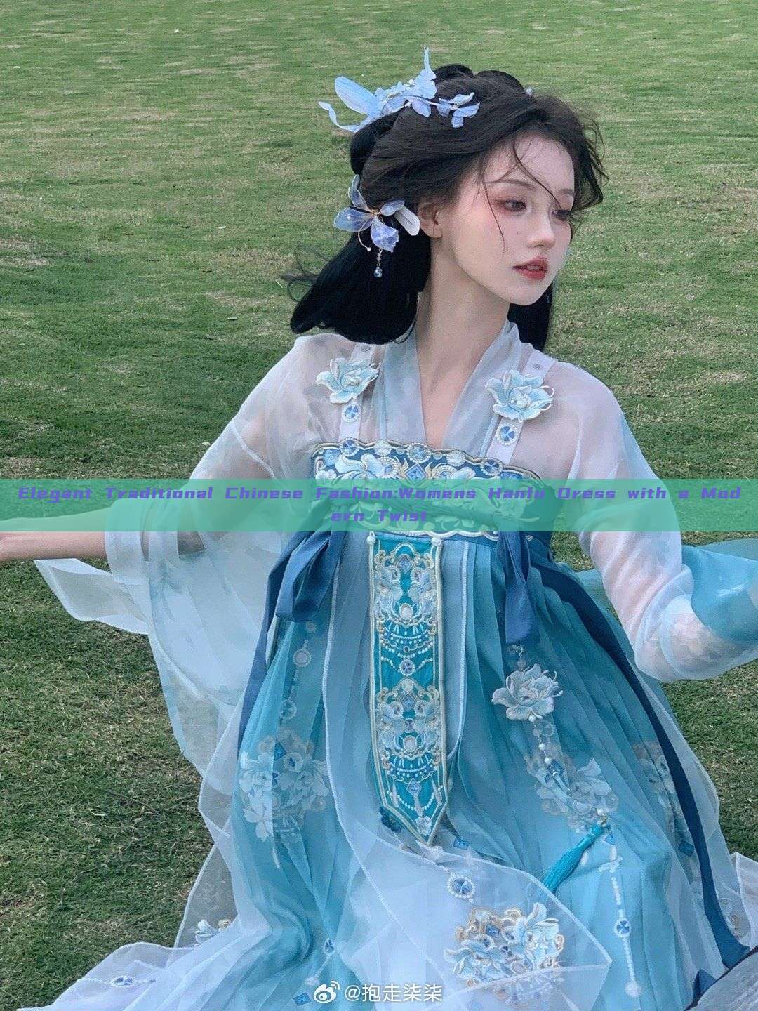 Elegant Traditional Chinese Fashion:Womens Hanfu Dress with a Modern Twist