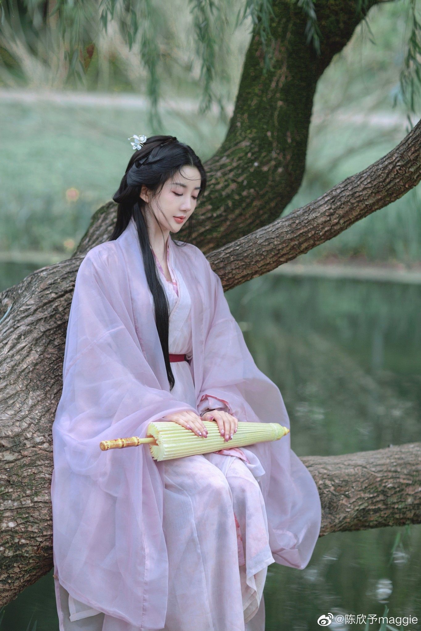 The Rise of Hanfu Hair Combs:A Traditional Symbol of Cultural Revival The Rise of Hanfu Hair Combs:A Traditional Symbol of Cultural Revival