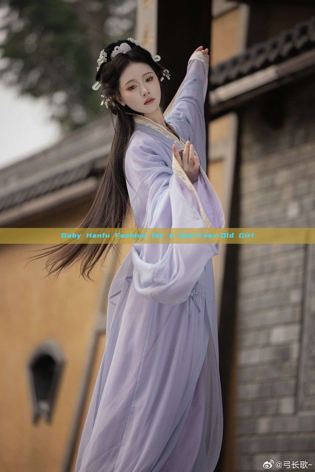 Baby Hanfu Fashion for a One-Year-Old Girl