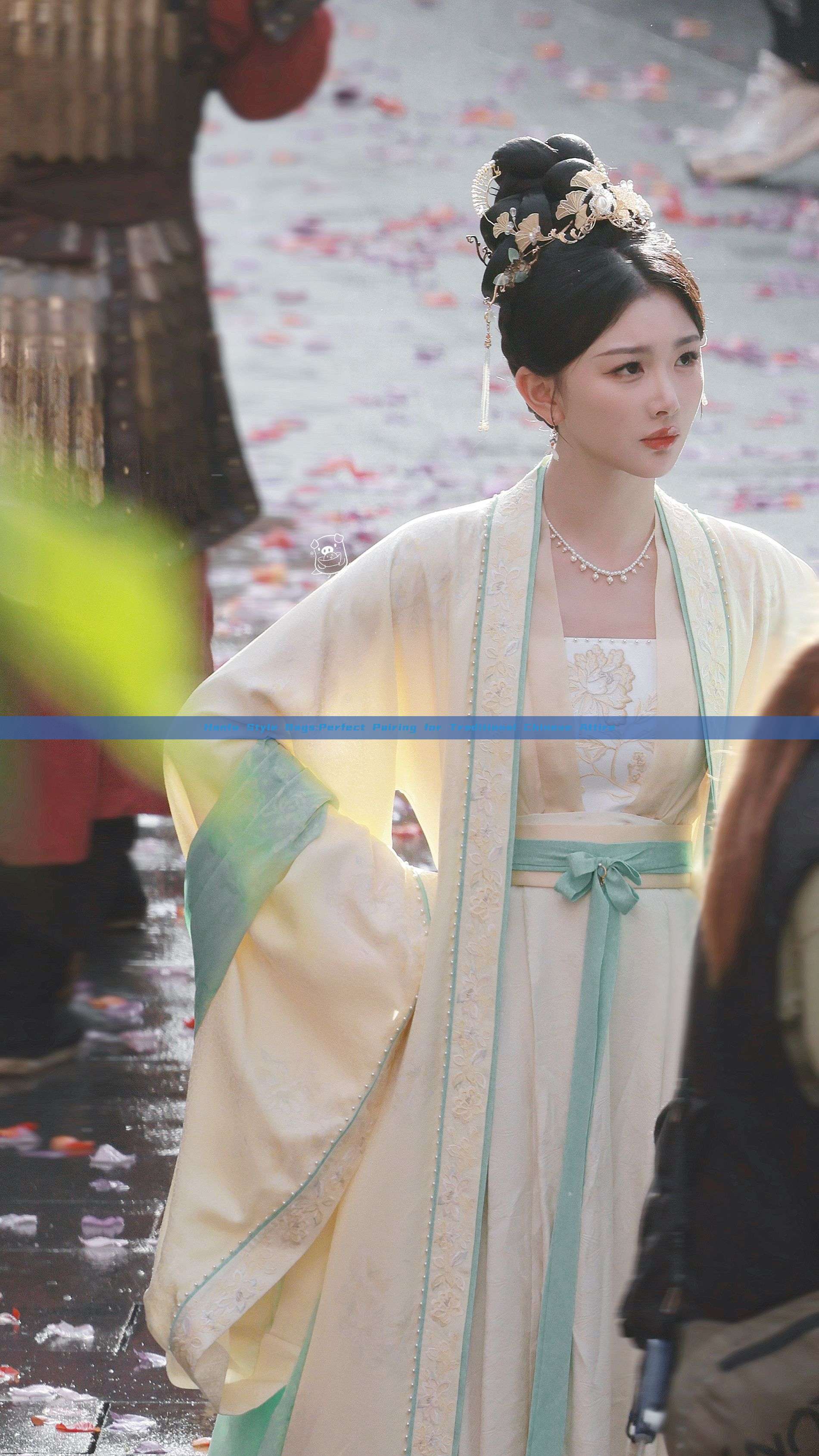 Hanfu Style Bags:Perfect Pairing for Traditional Chinese Attire