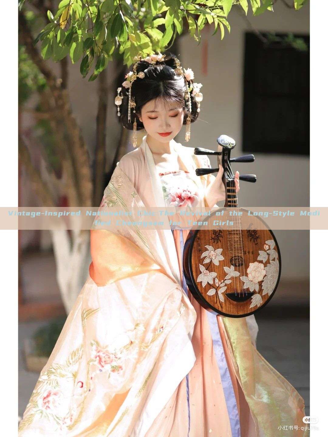 Vintage-Inspired Nationalist Chic:The Revival of the Long-Style Modified Cheongsam for Teen Girls