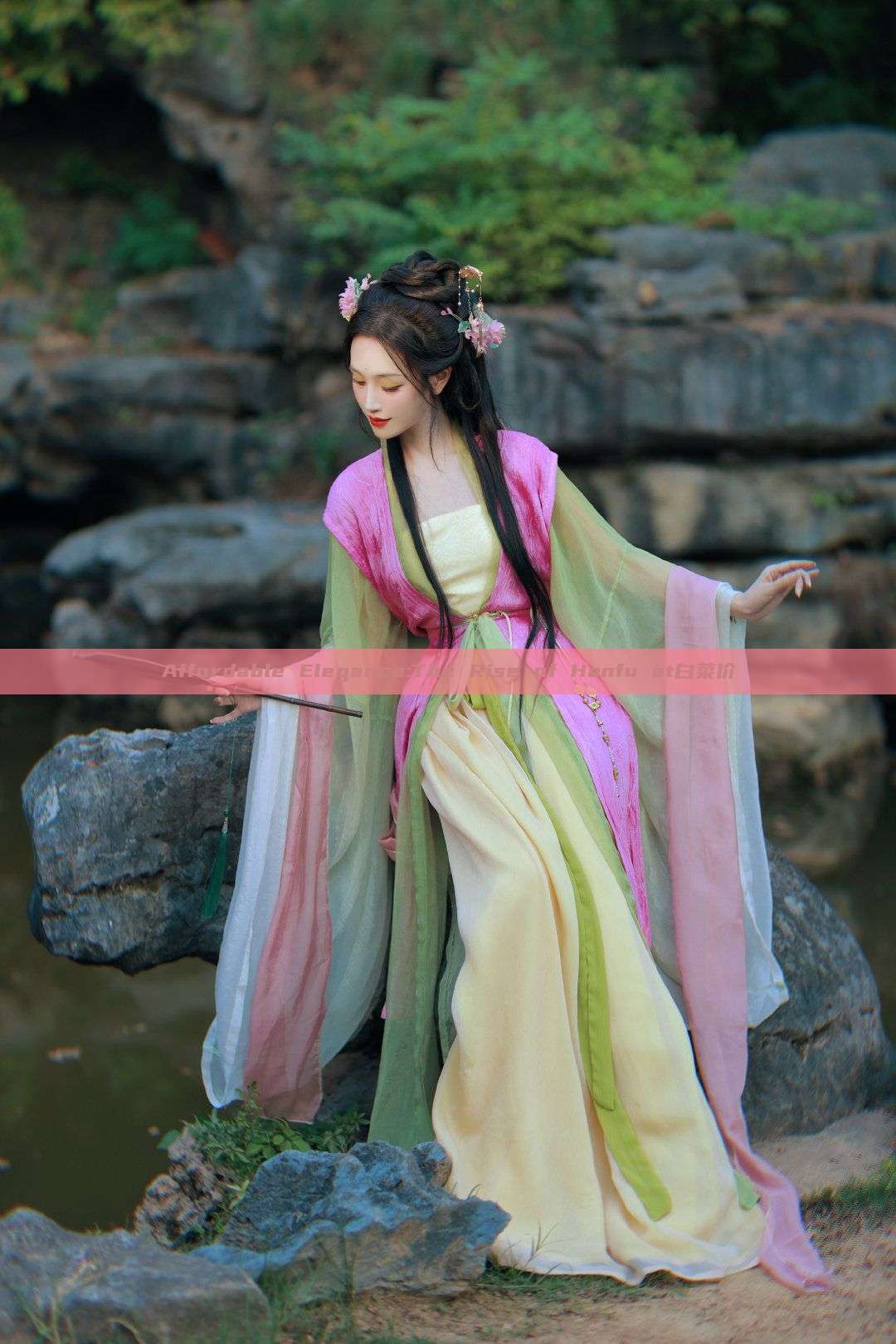 Affordable Elegance:The Rise of Hanfu at白菜价