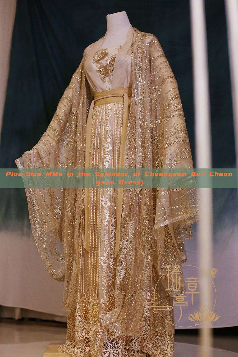 Plus-Size MMs in the Splendor of Cheongsam Qun Cheongsam Dress) Plus-Size MMs in the Splendor of Cheongsam Qun Cheongsam Dress)