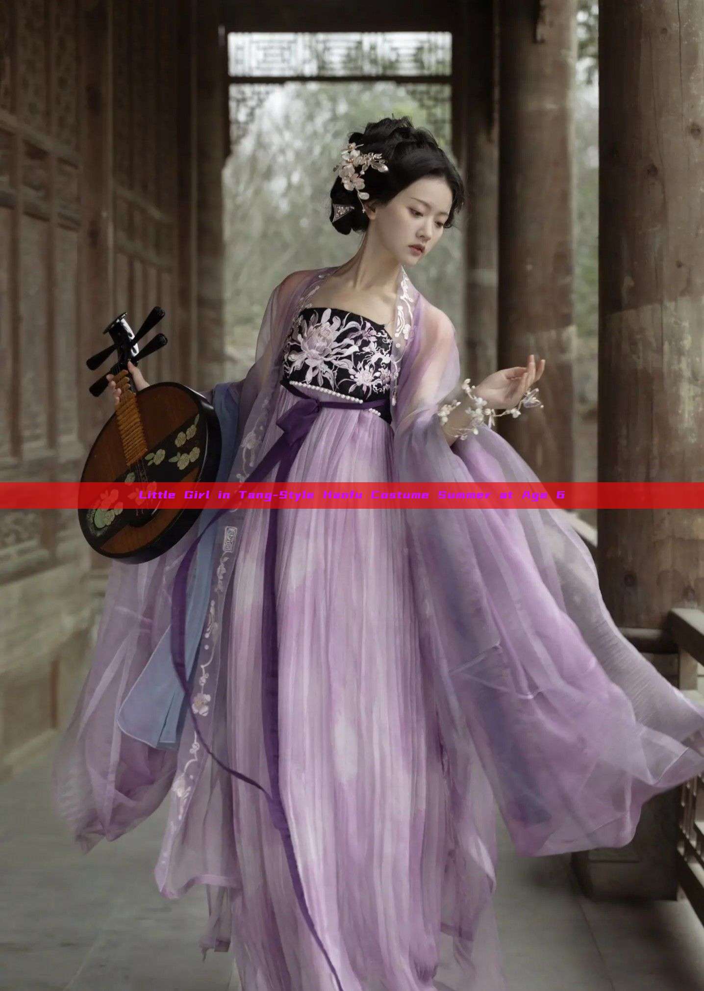 Little Girl in Tang-Style Hanfu Costume Summer at Age 6 Little Girl in Tang-Style Hanfu Costume Summer at Age 6