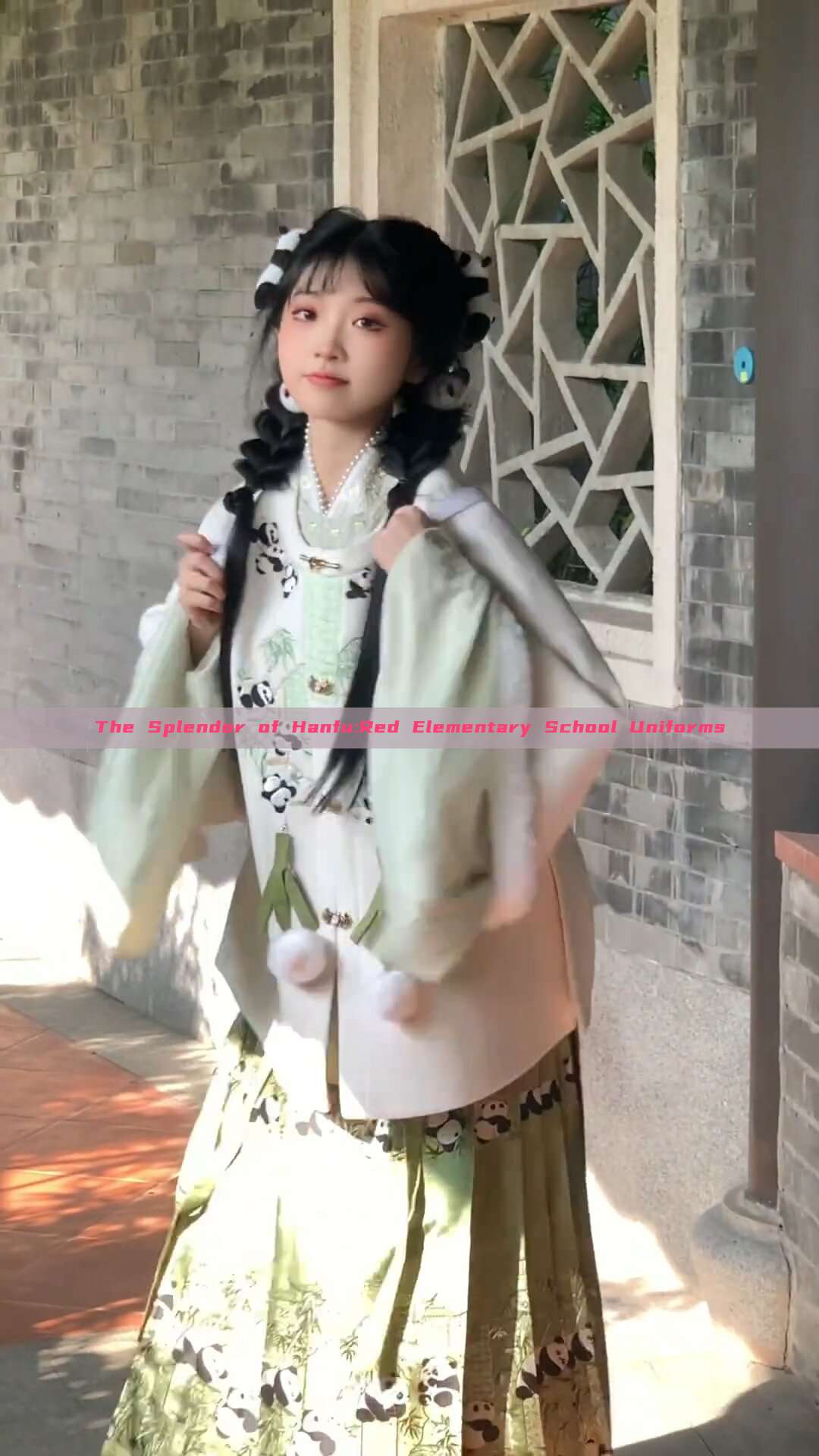 The Splendor of Hanfu:Red Elementary School Uniforms The Splendor of Hanfu:Red Elementary School Uniforms