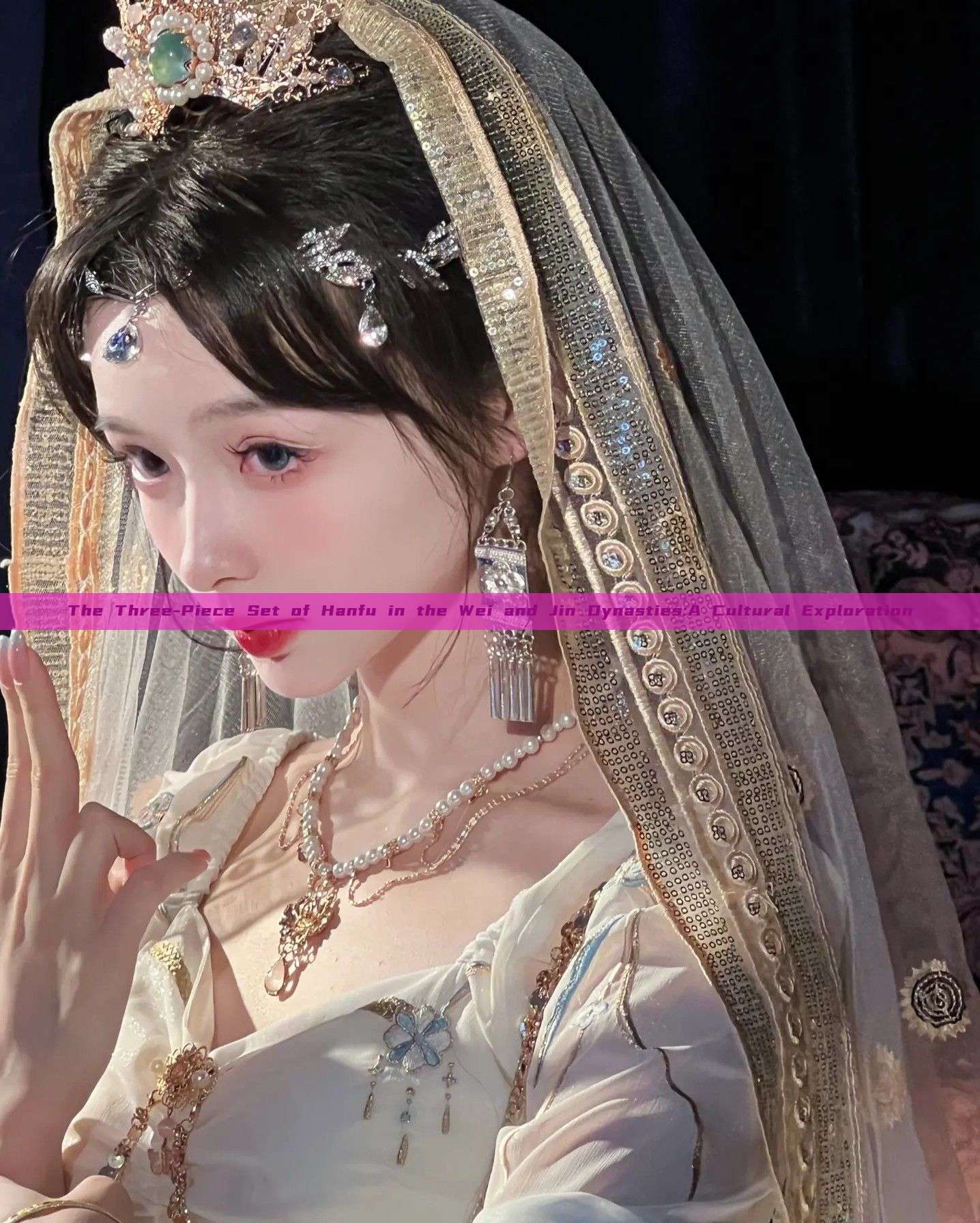 The Three-Piece Set of Hanfu in the Wei and Jin Dynasties:A Cultural Exploration The Three-Piece Set of Hanfu in the Wei and Jin Dynasties:A Cultural Exploration