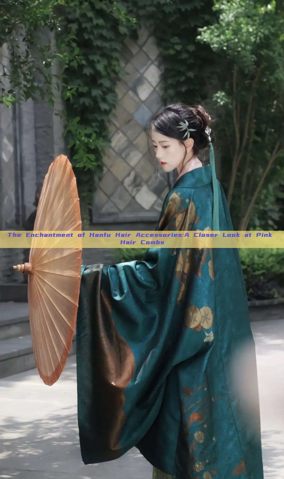 The Enchantment of Hanfu Hair Accessories:A Closer Look at Pink Hair Combs