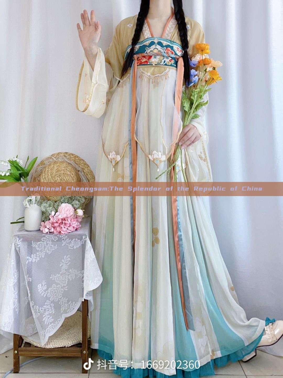 Traditional Cheongsam:The Splendor of the Republic of China